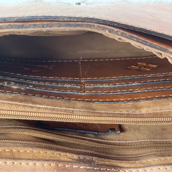 Great Condition PATRICIA NASH CROSSBODY Embossed Leather Detailing & 2 STRAPS - Picture 13 of 14